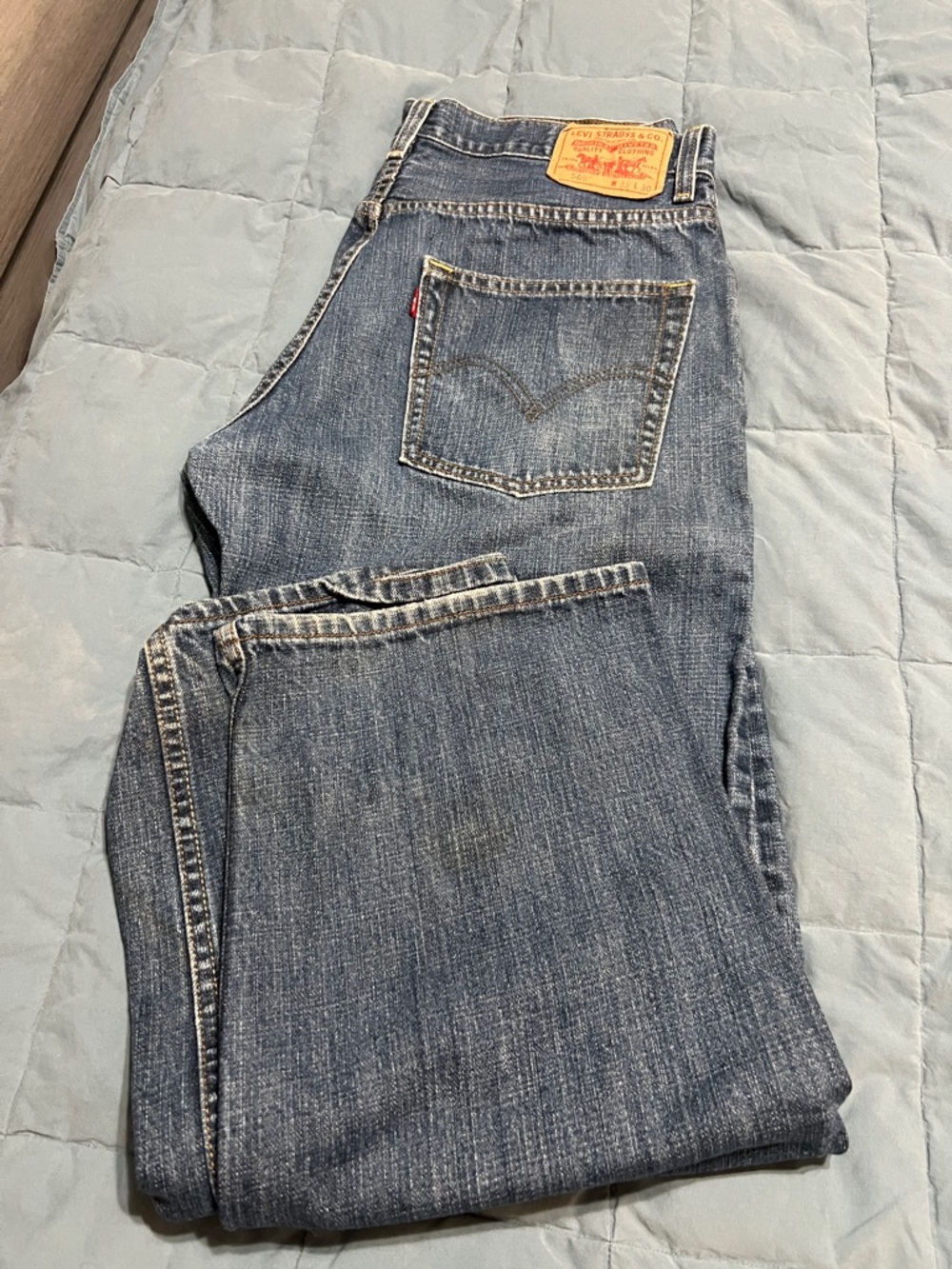 Levi's 569 Men's Medium Blue Straight Jeans - Classic Five-Pocket 33 x 30